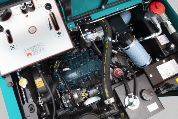 Aufsitz-Kehrsaugmaschine Eureka Magnum HGK mit Kubota Verbrennungsmotor